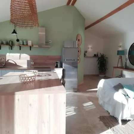 Дом отдыха Pleine Campagne, Piscine Chauffee , Luberon Лакост