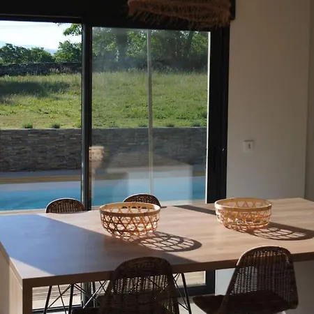 Pleine Campagne, Piscine Chauffee , Luberon Лакост